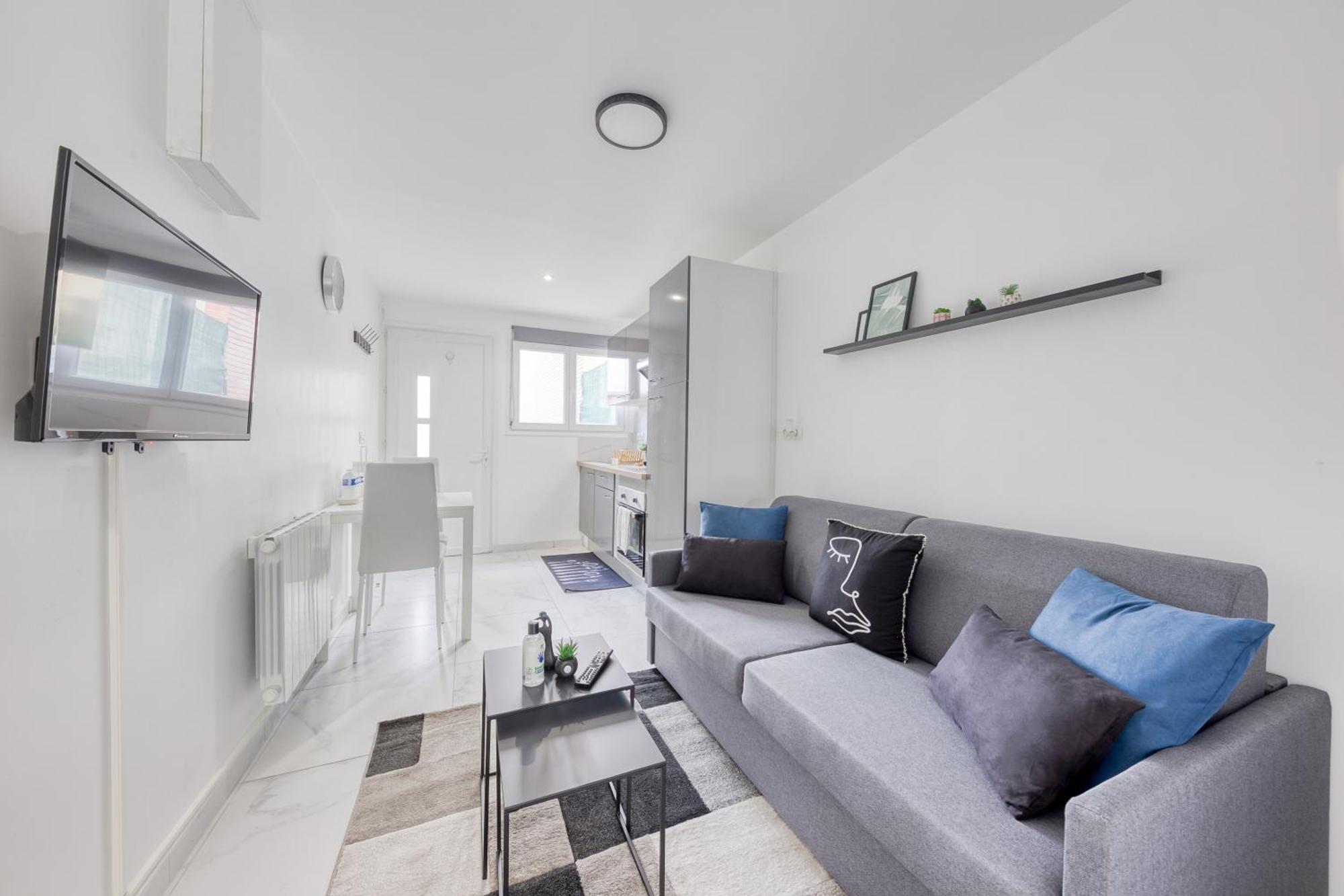 Appartement - 4 Personnes - Parking Prive - Metro 7 - Rer B La Courneuve Buitenkant foto