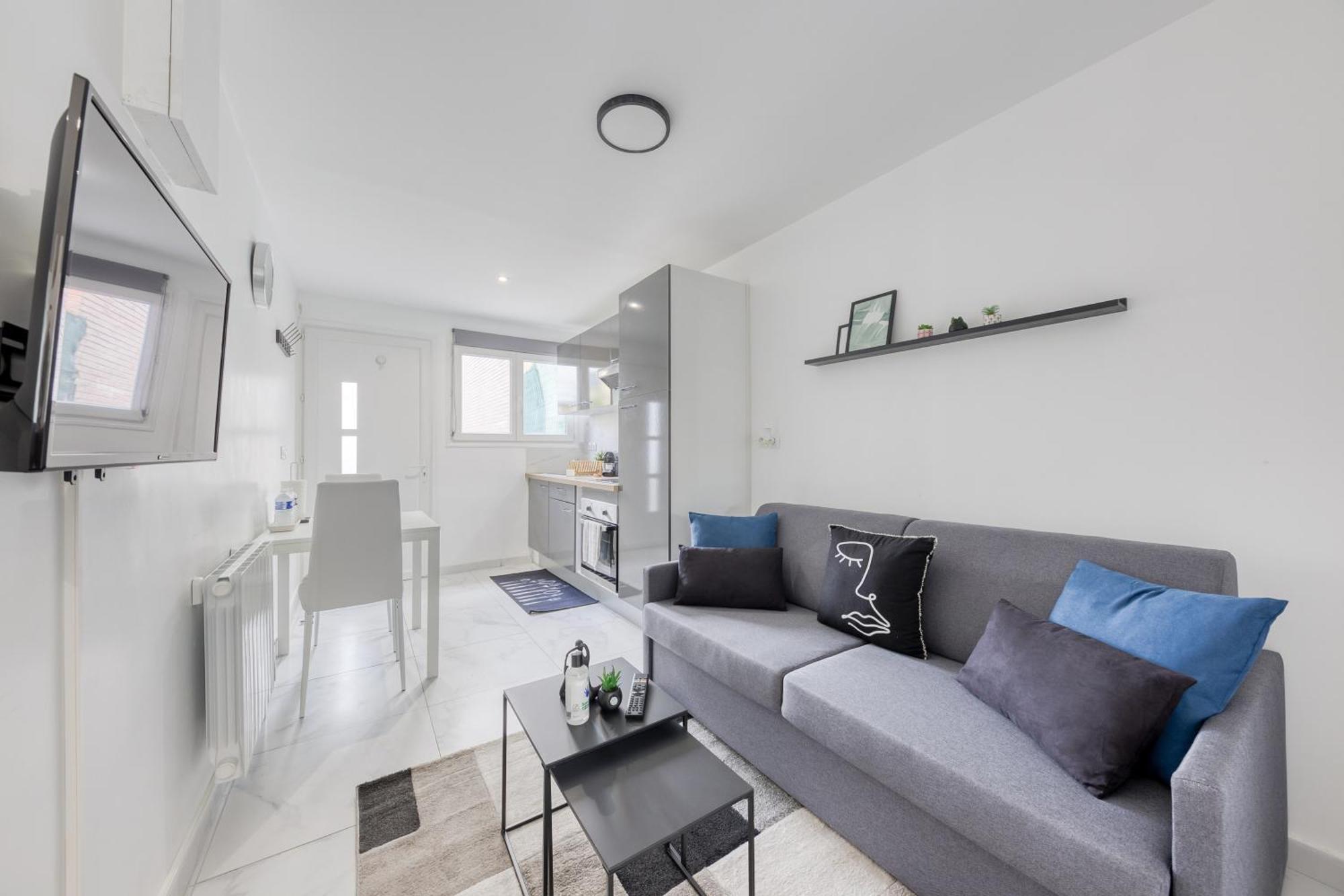 Appartement - 4 Personnes - Parking Prive - Metro 7 - Rer B La Courneuve Buitenkant foto