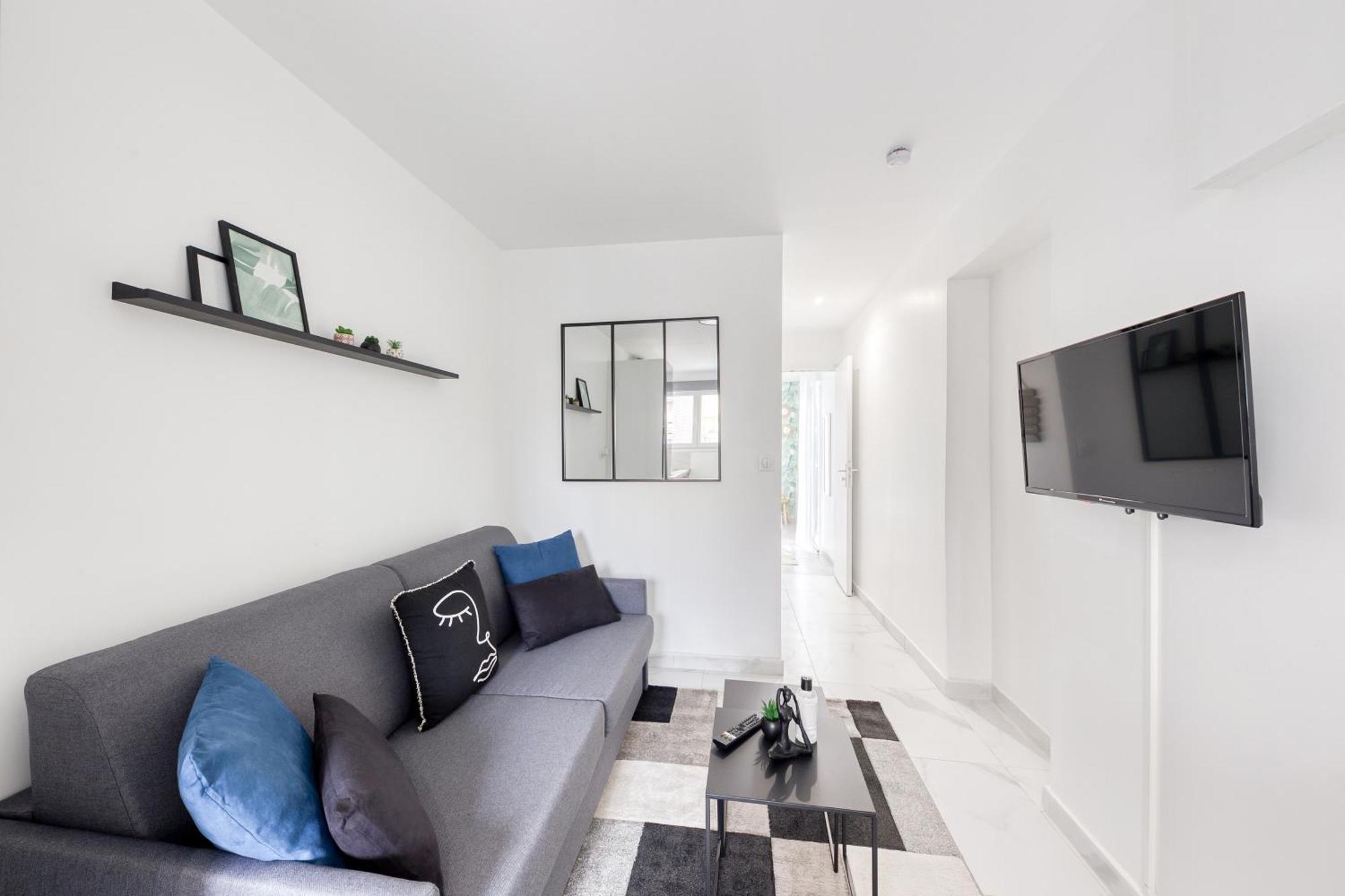 Appartement - 4 Personnes - Parking Prive - Metro 7 - Rer B La Courneuve Buitenkant foto