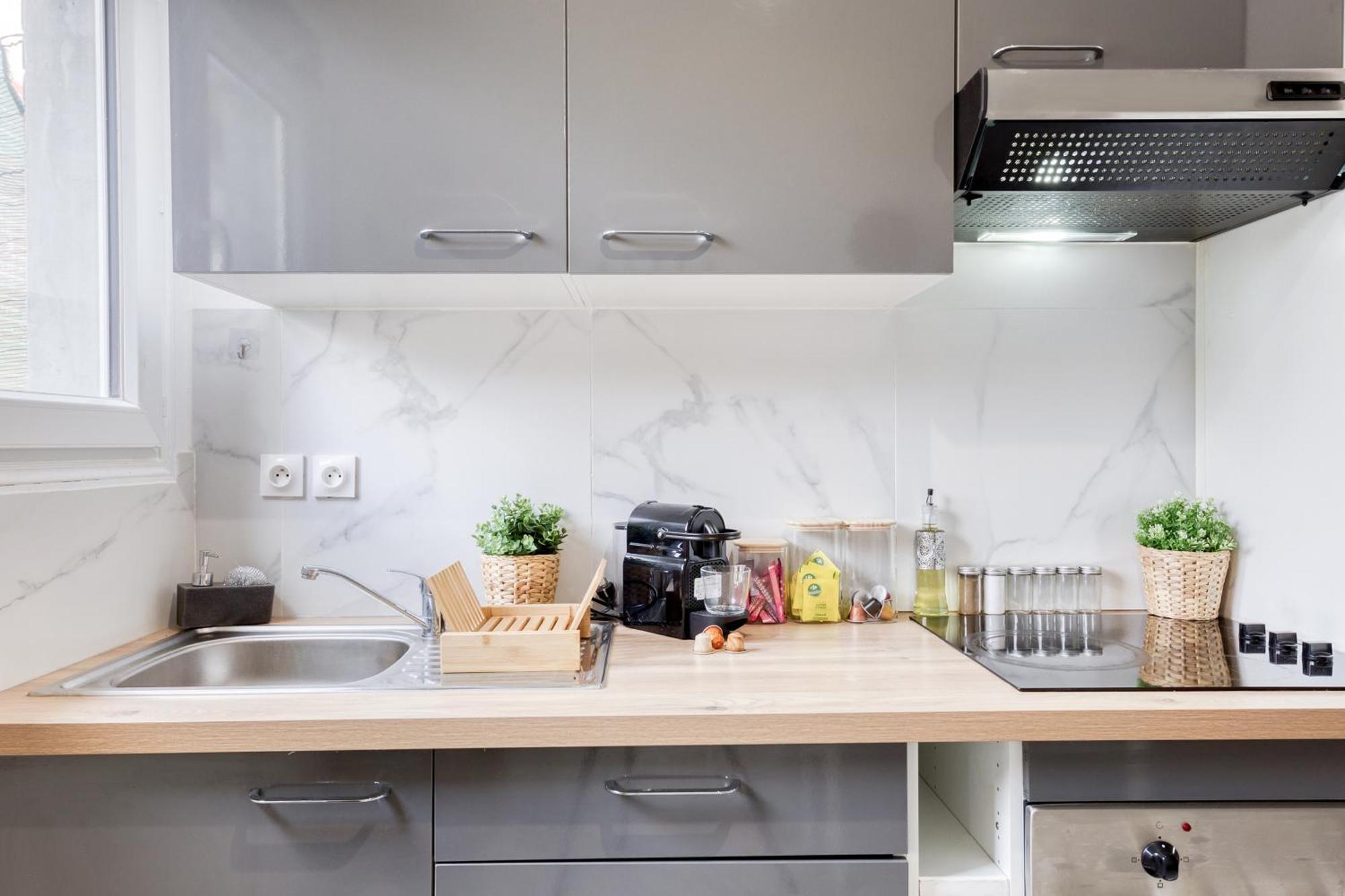 Appartement - 4 Personnes - Parking Prive - Metro 7 - Rer B La Courneuve Buitenkant foto