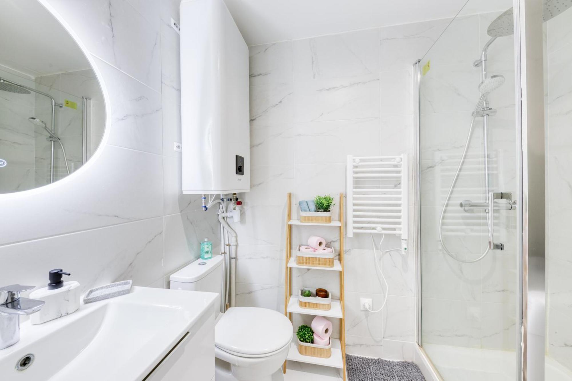 Appartement - 4 Personnes - Parking Prive - Metro 7 - Rer B La Courneuve Buitenkant foto